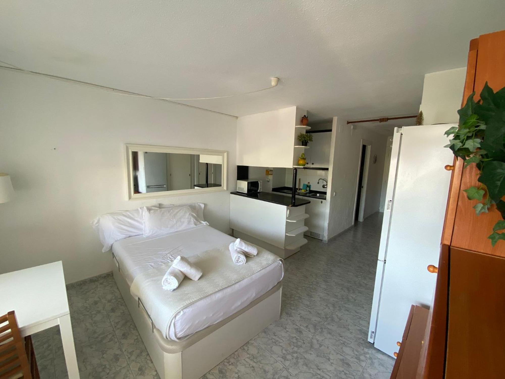 The Moon Studio By Hello Homes Sitges Buitenkant foto